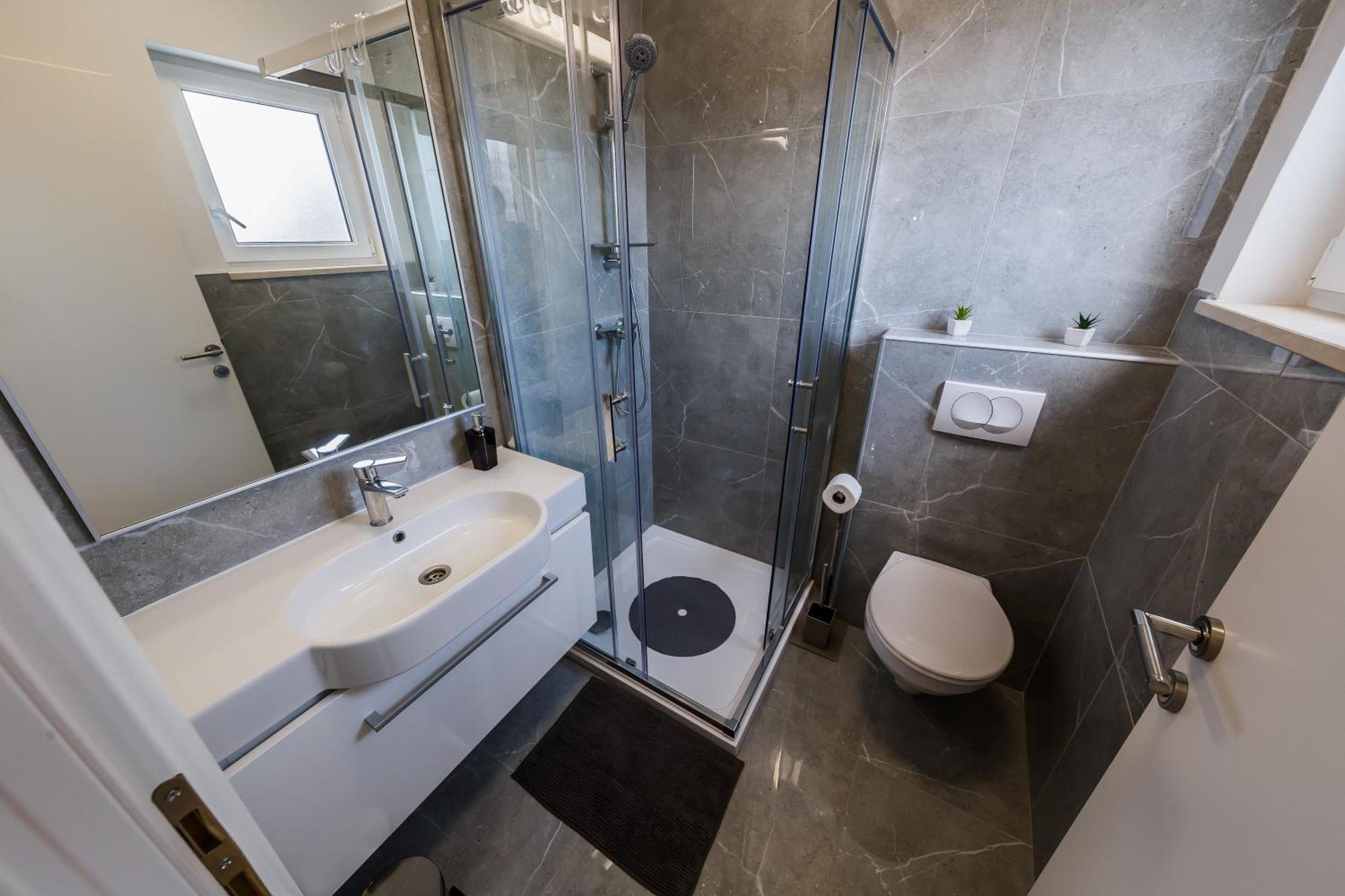 Apartmani Ujakovic Kaštela Exterior foto