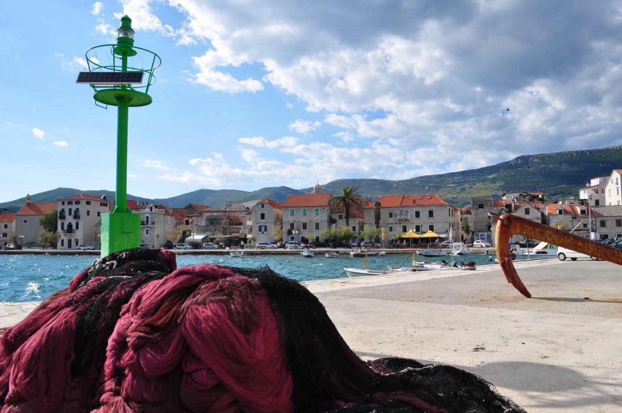Apartmani Ujakovic Kaštela Exterior foto